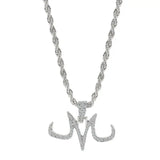 Collier dragon ball boo majin en argent rhodié avec pendentif m serti de diamants strass élégant et brillant