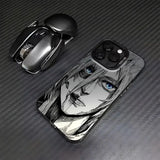 Coque iphone anime attaque des titans pro max en noir et blanc avec illustration détaillée personnage aux yeux bleus