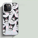 Coque iphone my melody tpu souple blanche avec motif répété kuromi noir et rose côtés arrière