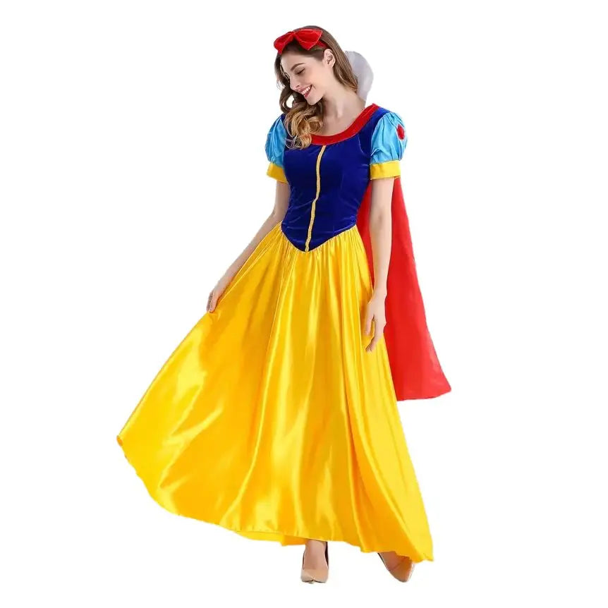 Costume cosplay blanche neige adulte avec corsage velours bleu orné de galon doré, jupe satin dorée et cape rouge fluide