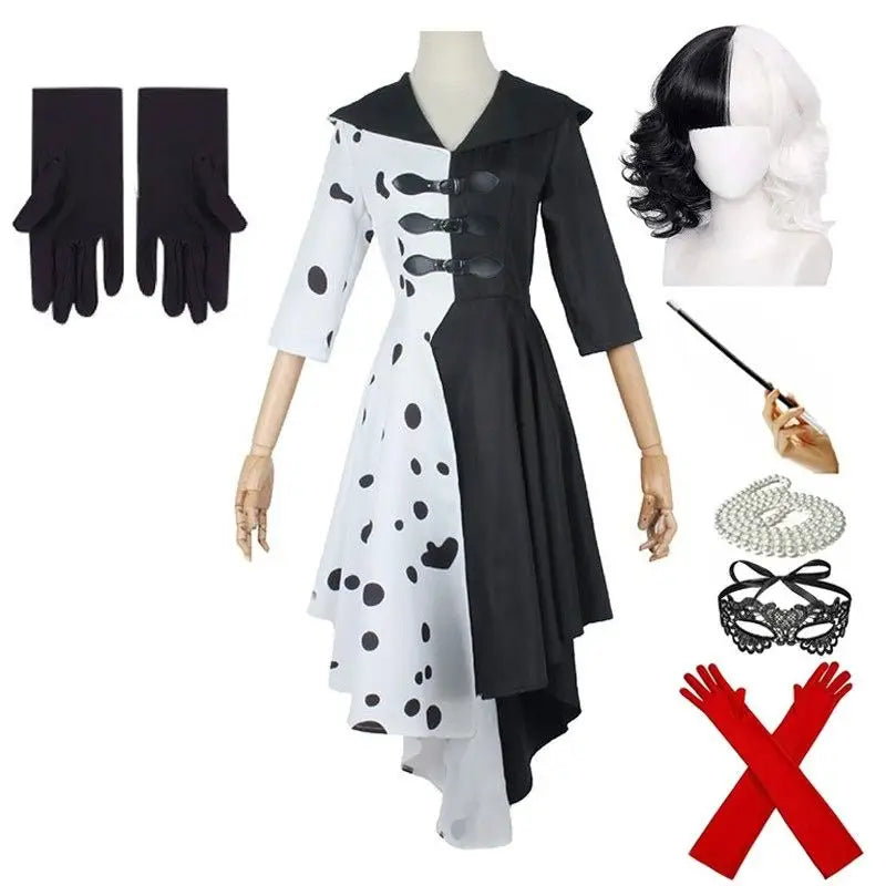Robe costume cosplay cruella en tissu noir et blanc avec motif pois et fente asymétrique style cruella deville
