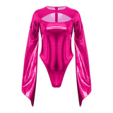 Costume disco body brillant femme métallisé fuchsia avec manches longues flottantes et découpe dos visible