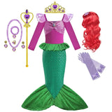 Costume petite sirène enfant avec tissus doux violet et vert à sequins, couronne, baguette, bijoux, perruque rouge et gants