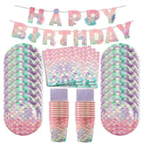 Décoration anniversaire sirène fille avec vaisselle irisée rose violet et bleu teal et bannière joyeux anniversaire assortie