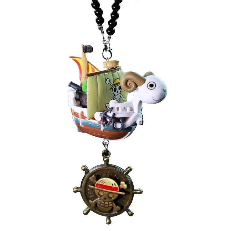 Décoration rétroviseur bateau one piece avec pendentif navire en forme de bélier blanc et chaîne noire pour une touche d’aventure ultime