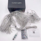 Rideau lumineux programmable argenté avec ampoules sphériques claires et télécommande pour effets colorés variations