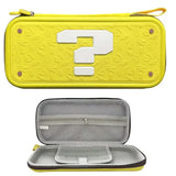 Étui de transport rigide mario jaune avec emblem bloc célèbre et motifs embossés univers mario pour switch 2