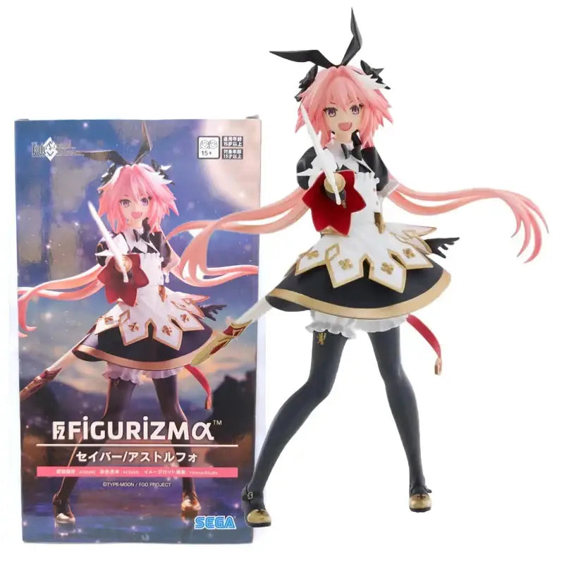 Figurine anime astolfo fate en tenue de maid noir blanc avec accents rouges en posture dynamique à côté de son emballage