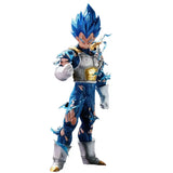 Figurine vegeta dragon ball en forme super saiyan avec armure argentée et dorée détaillée et pantalon bleu déchiré