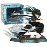 Figurine muichiro tokito anime en noir et bleu sarcelle en pose de combat dynamique avec épée sur socle détaillé