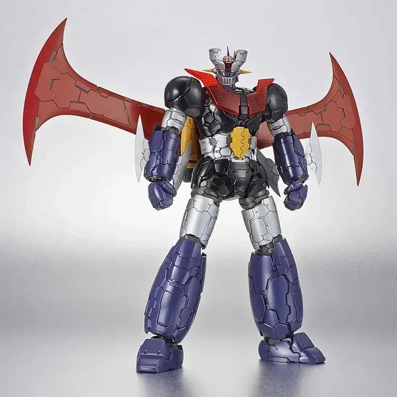 Figurine articulée goldorak mazinger z 20cm en rouge et noir avec armure argentée et membres violets pour poses dynamiques
