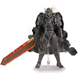 Figurine berserk guts guerrier en armure noire avec épée rouge et marron sur socle transparent dévoilant détails inouïs