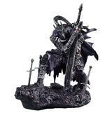 Figurine dark souls knight artorias en armure emblématique noire avec détails saisissants et épée sur socle rocheux