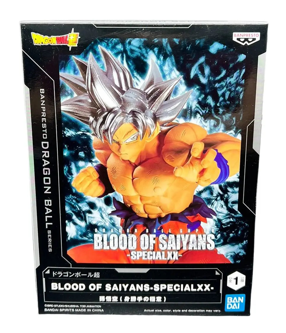 Figurine dragon ball ultra instinct goku avec cheveux argentés et gi violet rouge de la série bandai blood of saiyans