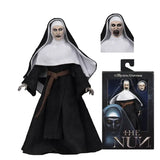 Figurine film horreur la nonne en noir et blanc avec ceinture marron et détails précis du visage de l’univers conjuring