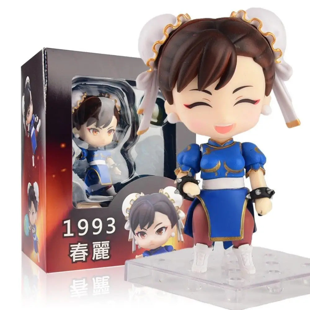 Figurine pop chun-li style chibi en plastique habillée en uniforme bleu et rouge avec bordures dorées street fighter