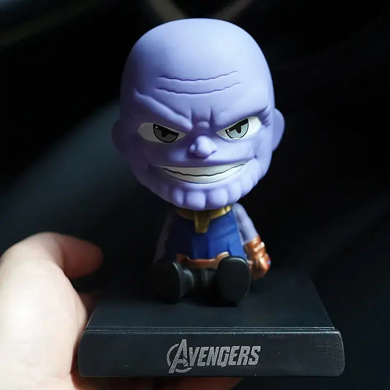 Figurine qui bouge la tête de thanos violette avec base avengers, tête oscillante marvel idéale pour voiture
