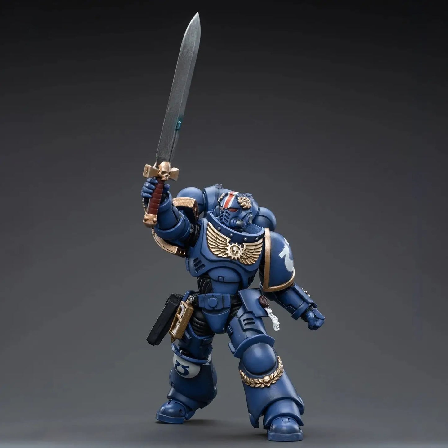 Warhammer 40,000 Lieutenant Argaranthe Miniature