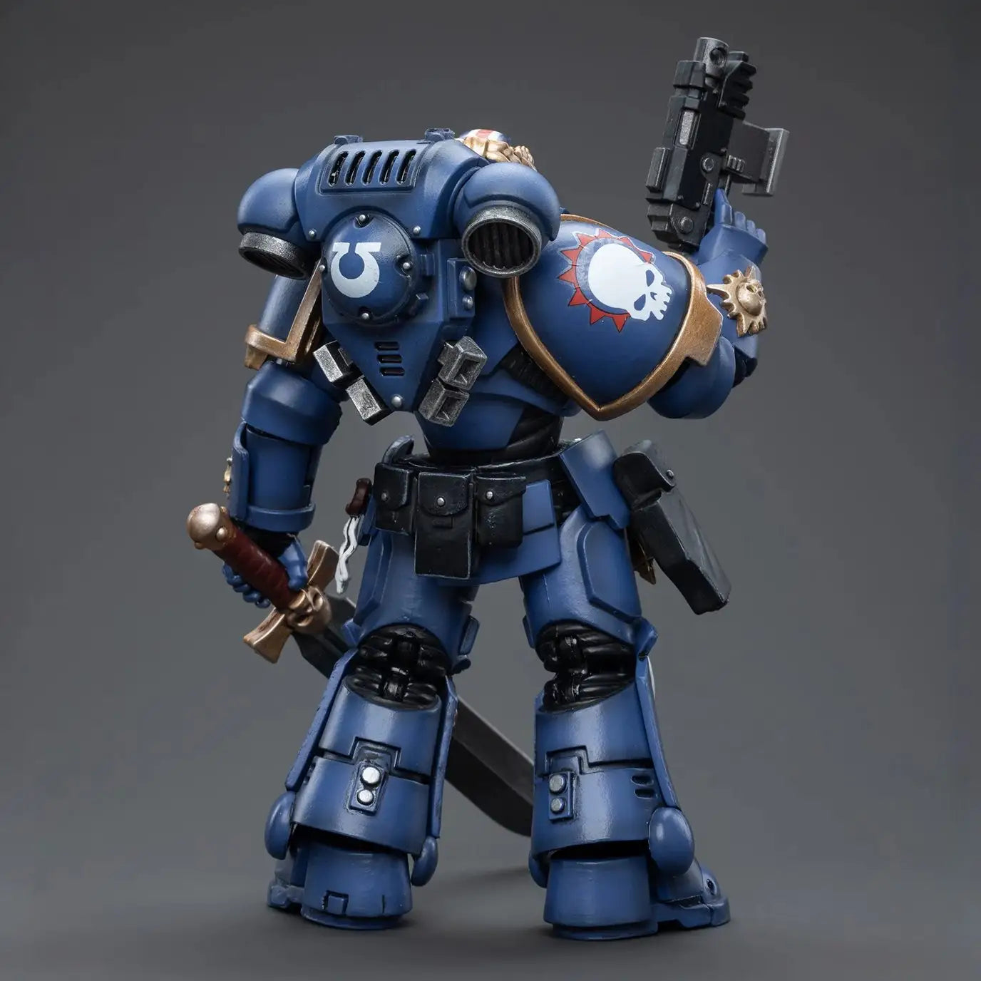 Warhammer 40,000 Lieutenant Argaranthe Miniature