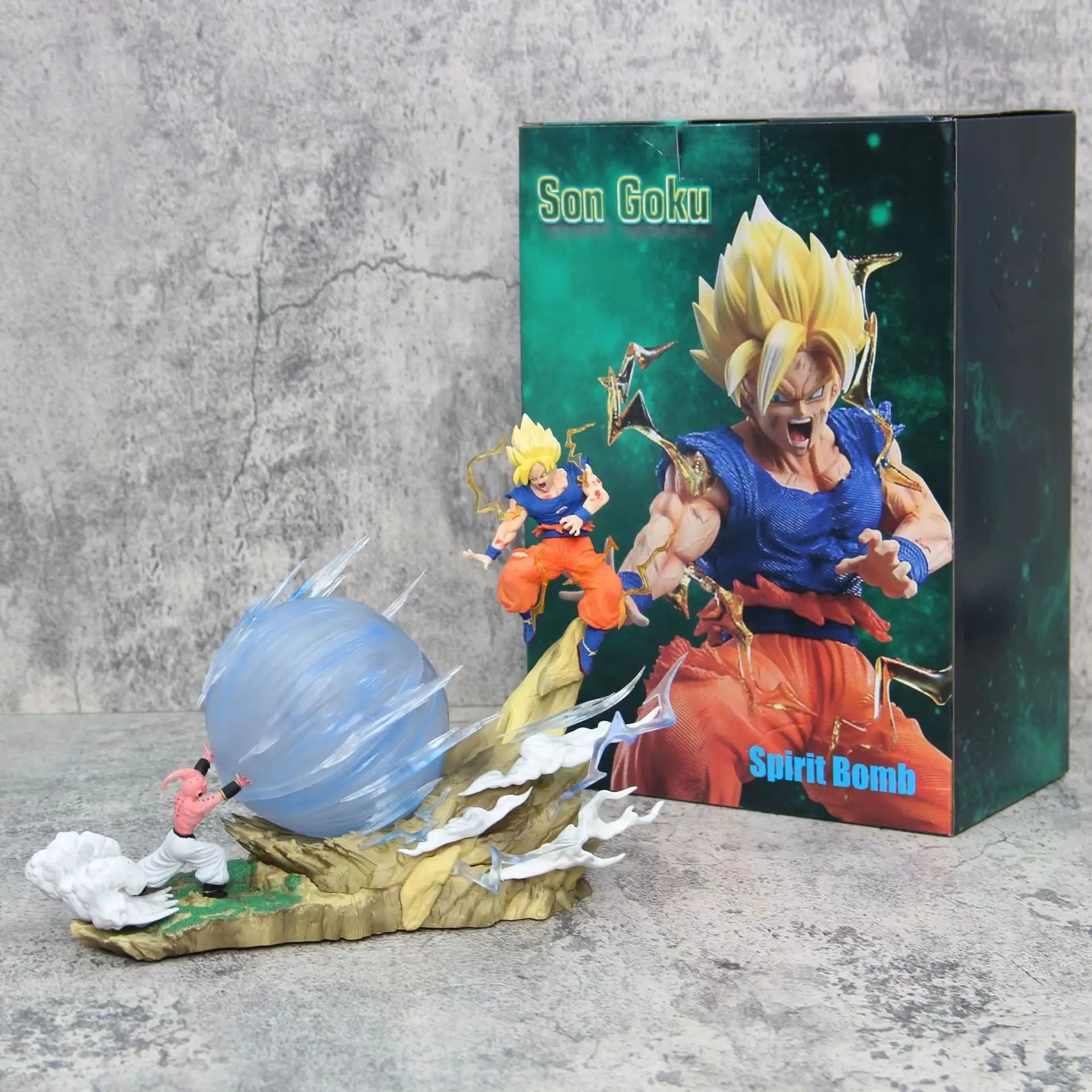Figurine dragon ball z de goku super saiyan en plastique bleu et orange posée en action pour lancer la boule spirituelle