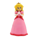 Figurines princesses rosalina avec la princesse peach blonde en robe rose et rouge portant une couronne dorée l’univers féérique