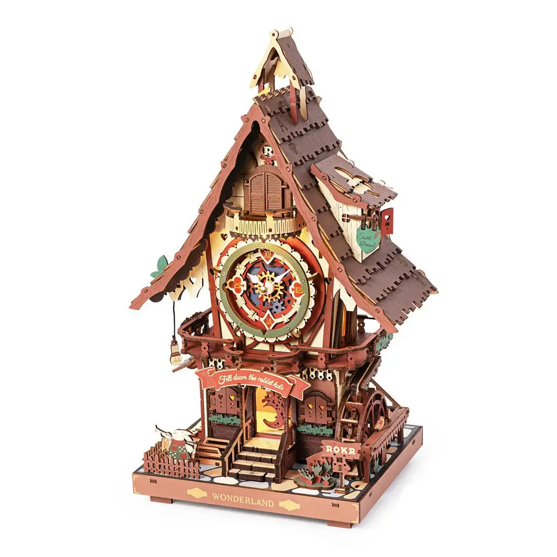 Détail d une horloge coucou mécanique 3d en bois avec facade marron crème et engrenages visibles horloge coucou bois