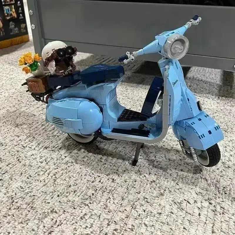 Vespa Motorcycle Construction Set