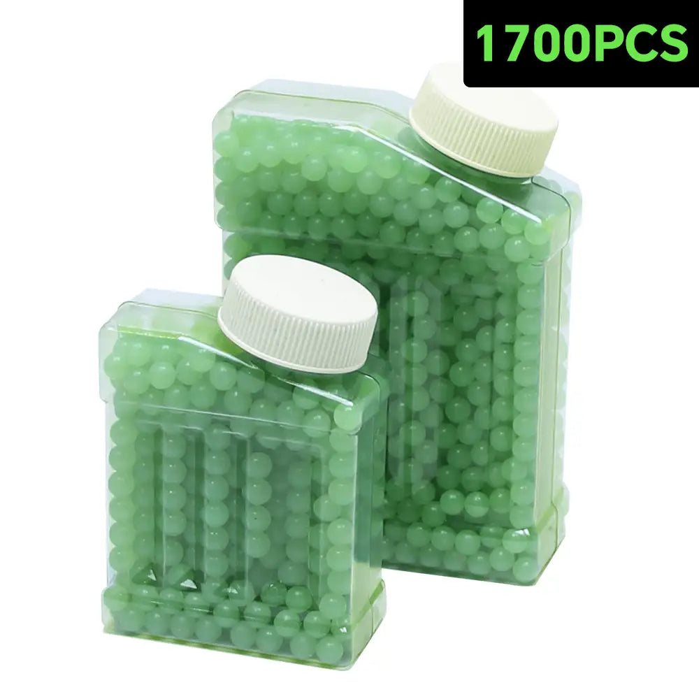 Deux contenants transparents rechargeables remplis de 1700 billes d’eau vertes pour pistolet à bille gel