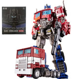 Figurine optimus prime articulée rouge blanc bleu avec design mécanique détaillé ressemblant à un semi-remorque