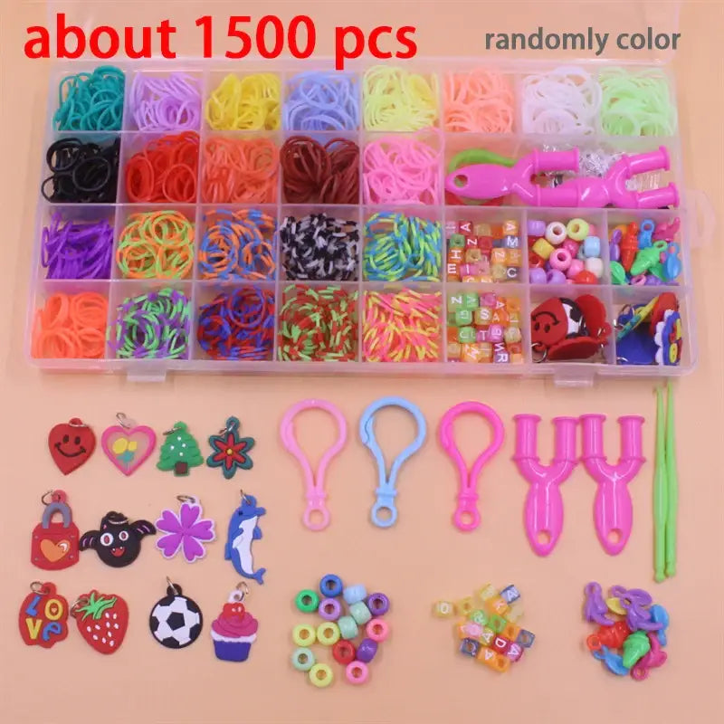 Kit rainbow loom avec assortiment coloré de bracelets élastiques et outils de création organisés dans une boîte claire