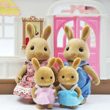 Lapin de pâques petite peluche de familles d’animaux adorables en peluche tan avec robe fleurie et salopette en jean