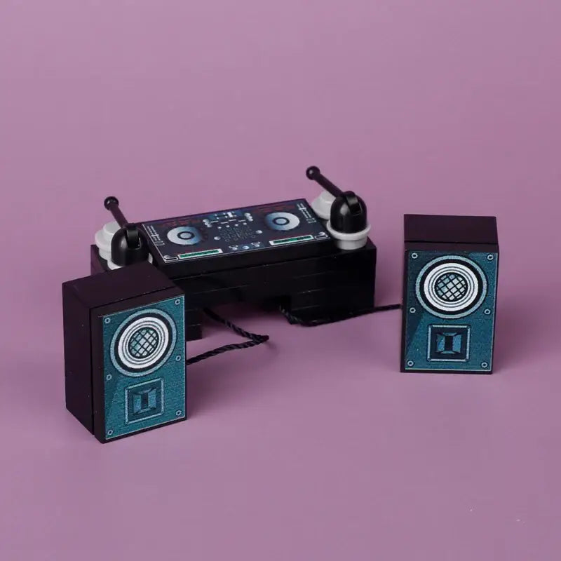 Lego moc miniature dj set noir et teal avec platines détaillées et haut-parleurs accessoire lego adulte salle de jeux casino