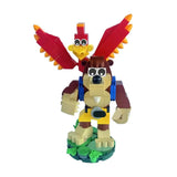 Figure lego moc banjo kazooie d un singe ailé rouge et jaune en briques plastique avec corps beige et accents bleus