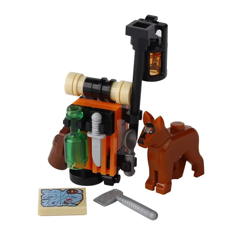 Lego moc medieval orange avec sac à dos, bouteille verte, couteau argenté, lanterne et minifigure chien marron deguisement carnaval