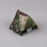 Pochette triangulaire camouflage avec deux boutons pression gris sur base lego pour lego moc ww2 adulte