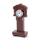 Lego moc accessoire lego meuble horloge grand-père marron à cadran blanc avec chiffres romains noirs pour décoration intérieure maison moderne