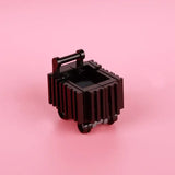 Chariot lego moc en plastique noir avec poignée et quatre roues pour lego fruits et lego legumes dans magasin supermarché