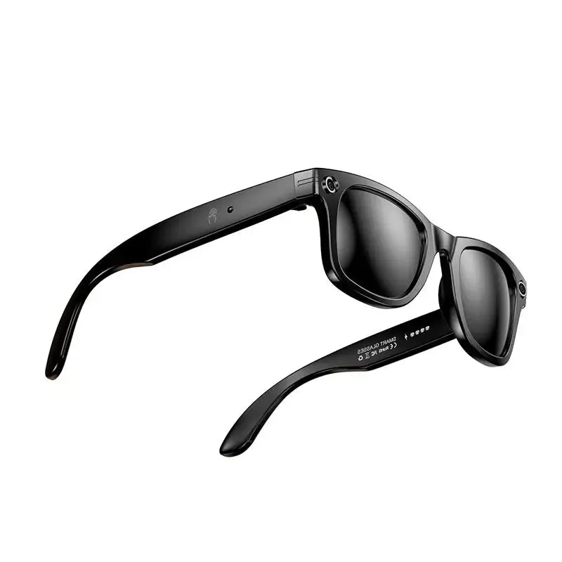 Lunettes connectées xiaomi avec monture noire et verres miroirs foncés, design moderne pour lunettes tendance 2025 et course à pied