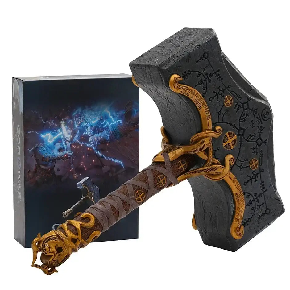 Marteau kratos ragnarok en noir et or avec runes nordiques détaillées et poignée texturée dans l’univers mythique