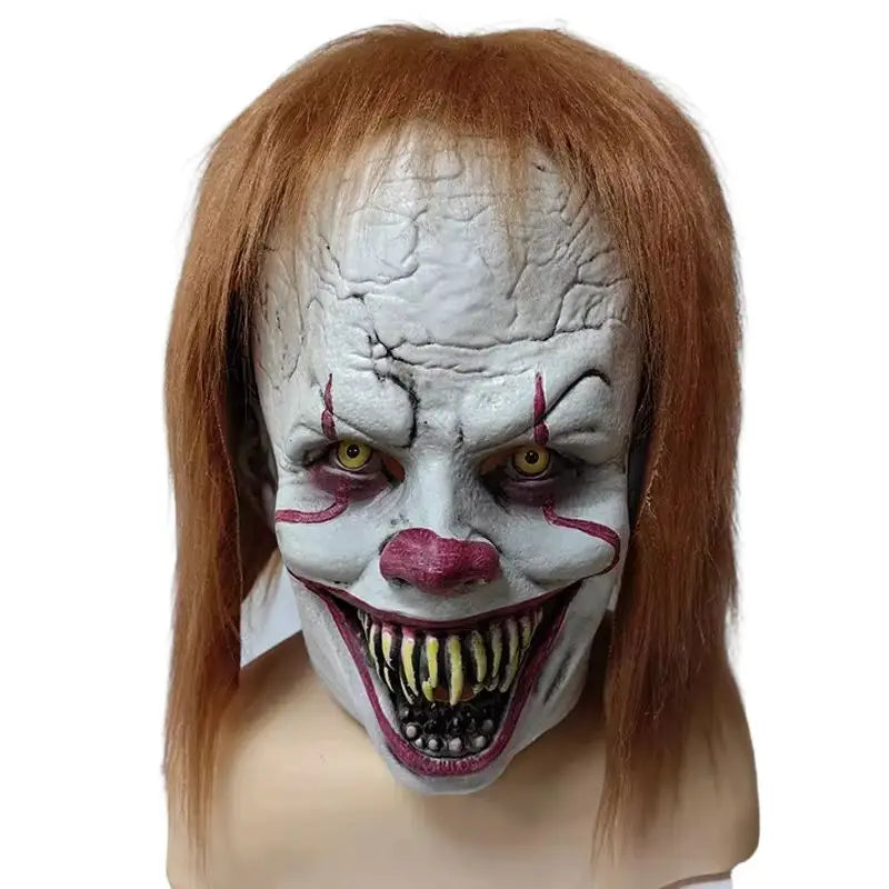 Masque halloween clown ça pennywise avec cheveux rouge brun et visage blanc à texture de peau craquelée ultra-réaliste stephen king