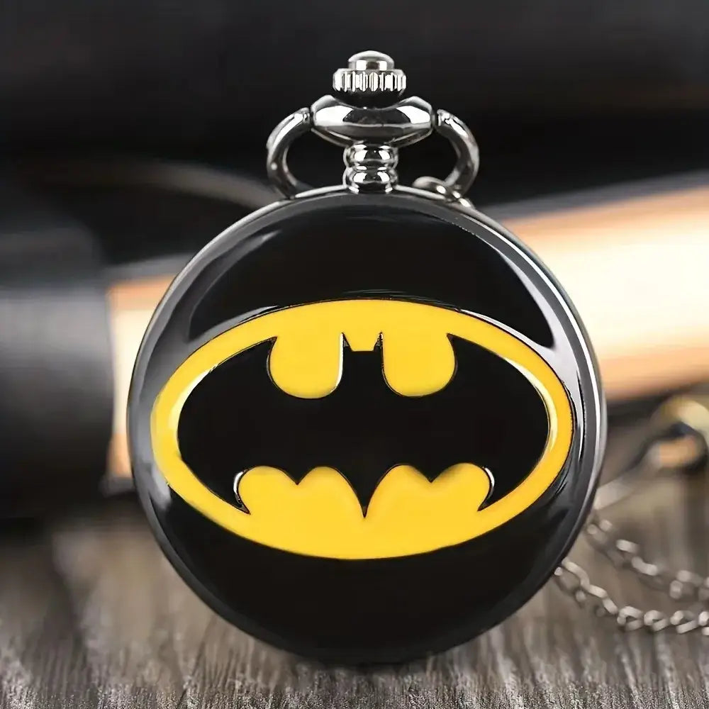 Montre à gousset chevalier noir batman marvel avec logo noir jaune et boîtier métal argenté élégante et intemporelle