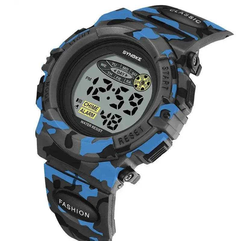 Montre camouflage pour enfant ornée d’un motif bleu et noir spécialement conçu avec écran gris digital
