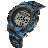 Montre camouflage pour enfant ornée d’un motif bleu et noir spécialement conçu avec écran gris digital