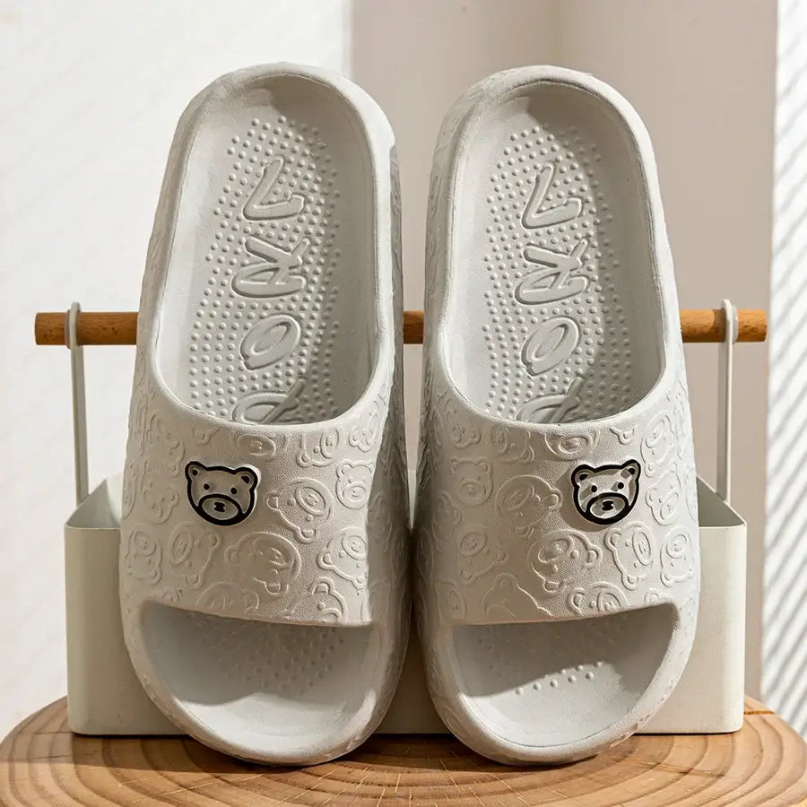 Non-slip bear-pattern slippers