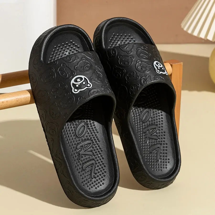 Pantoufles antidérapantes noires en caoutchouc avec motif ours embossé et visage dours brodé, chaussons femme hiver