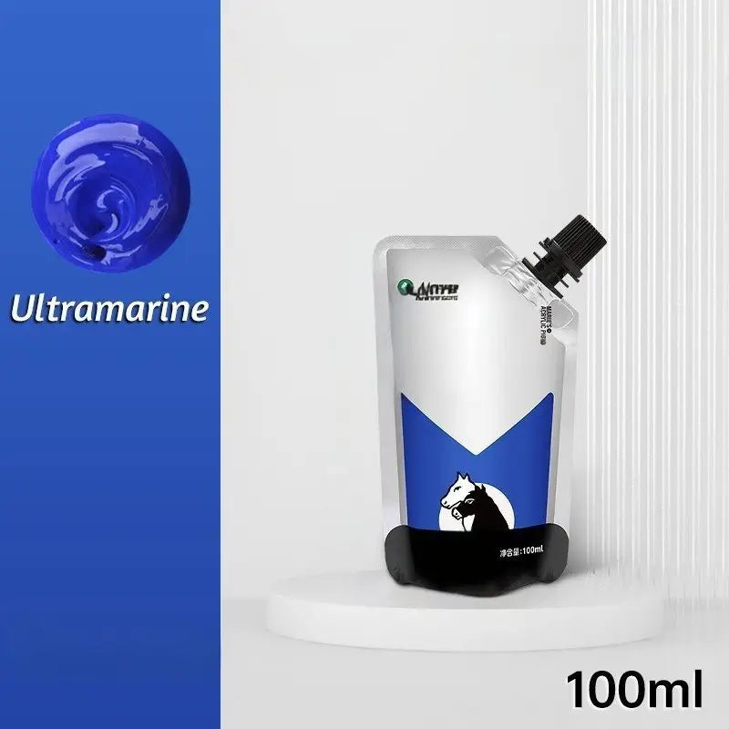 Peinture acrylique 100ml en poche blanche et bleue avec capuchon noir et logo cheval stylisé pour couleurs vibrantes