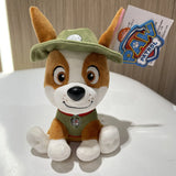 Peluche pat patrouille chien en peluche marron et blanc avec chapeau vert et gilet avec emblème pat patrouille