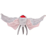 Peluche stranger things personnage avec grandes ailes roses et grises, dents acérées et trois pattes grises idéale pour déguisement carnaval