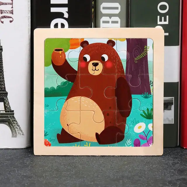 Puzzle bois pédagogique bébé en bois avec un ours marron tenant un pot de miel pour motricité fine petites mains