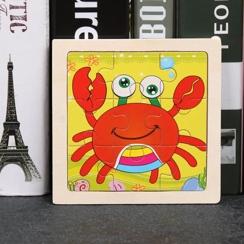 Puzzle bois pédagogique bébé avec crabe rouge cartoon, yeux verts, ventre arc-en-ciel, pour motricité fine petites mains